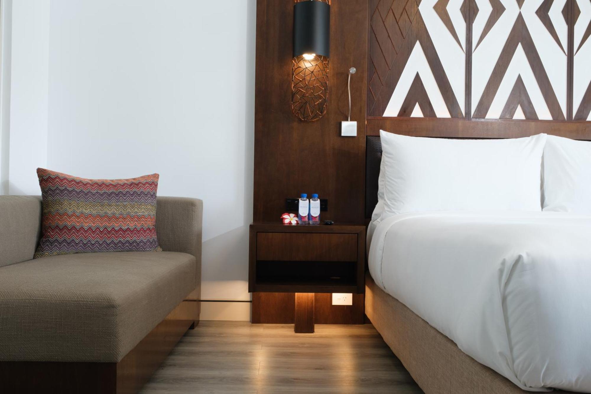 Crowne Plaza Fiji Nadi Bay Resort & Spa, An Ihg Hotel Buitenkant foto