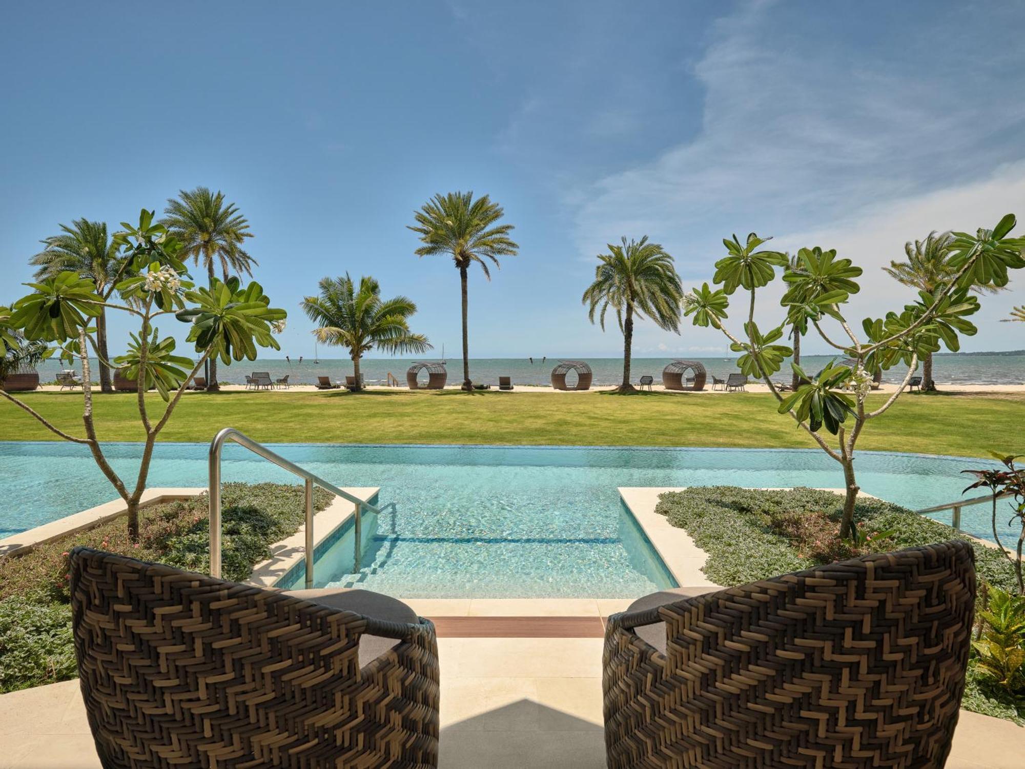 Crowne Plaza Fiji Nadi Bay Resort & Spa, An Ihg Hotel Buitenkant foto